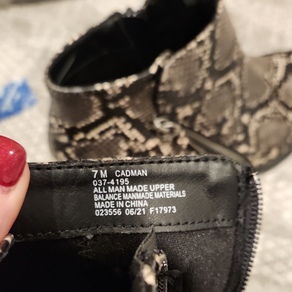 Arizona Jean Company Snakeskin Ankle Booties Women's Size 7 - Picture 3 of 5
